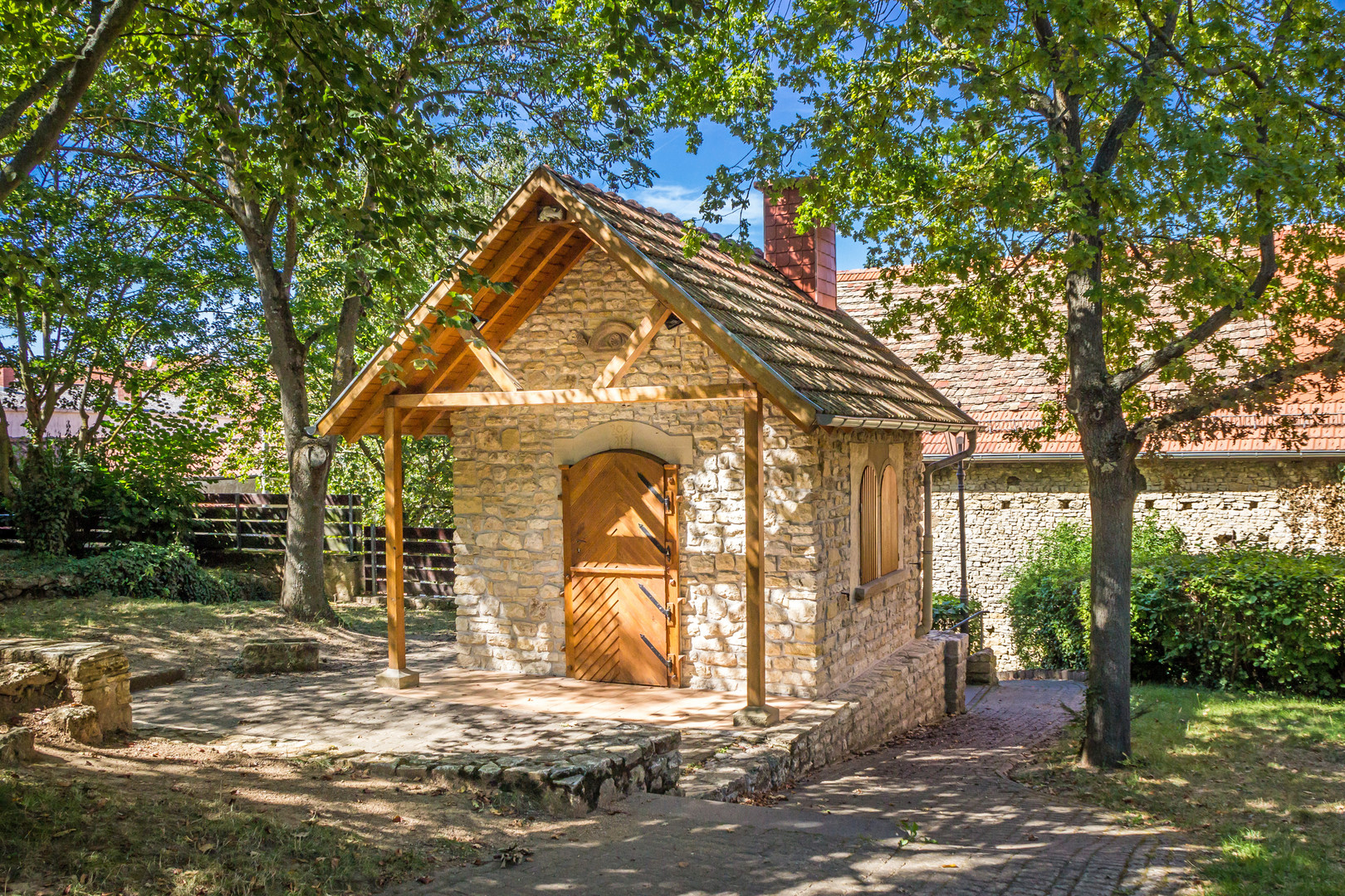 Flomborner Backhaus im Sommer