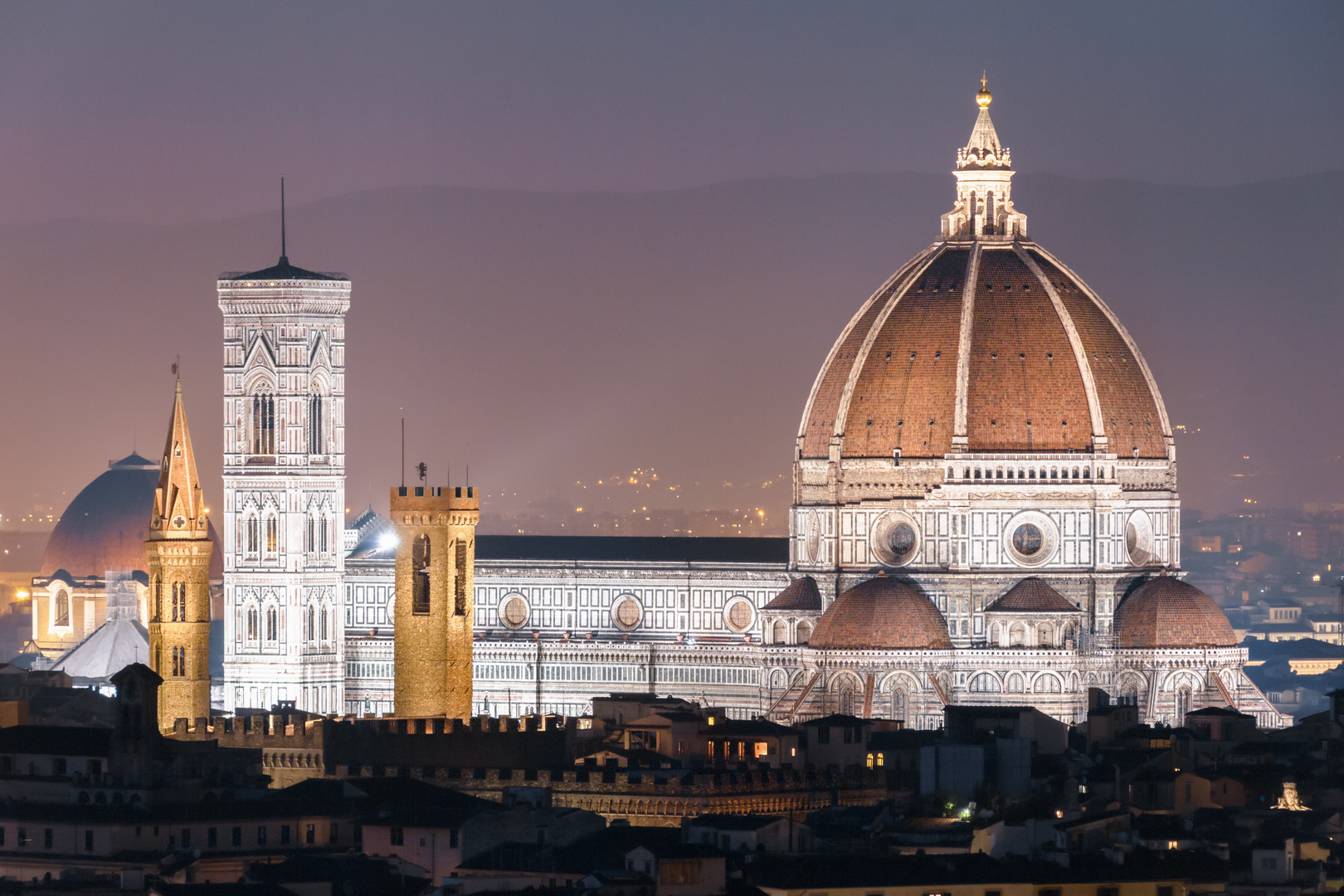 Florentiner Dom Santa Maria del Fiore bei Nacht