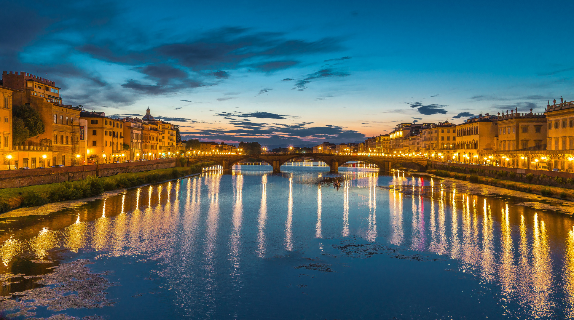 Florenz am Abend mit Blick auf den Arno 