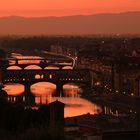 Florenz am Arno nach Sonnenuntergang