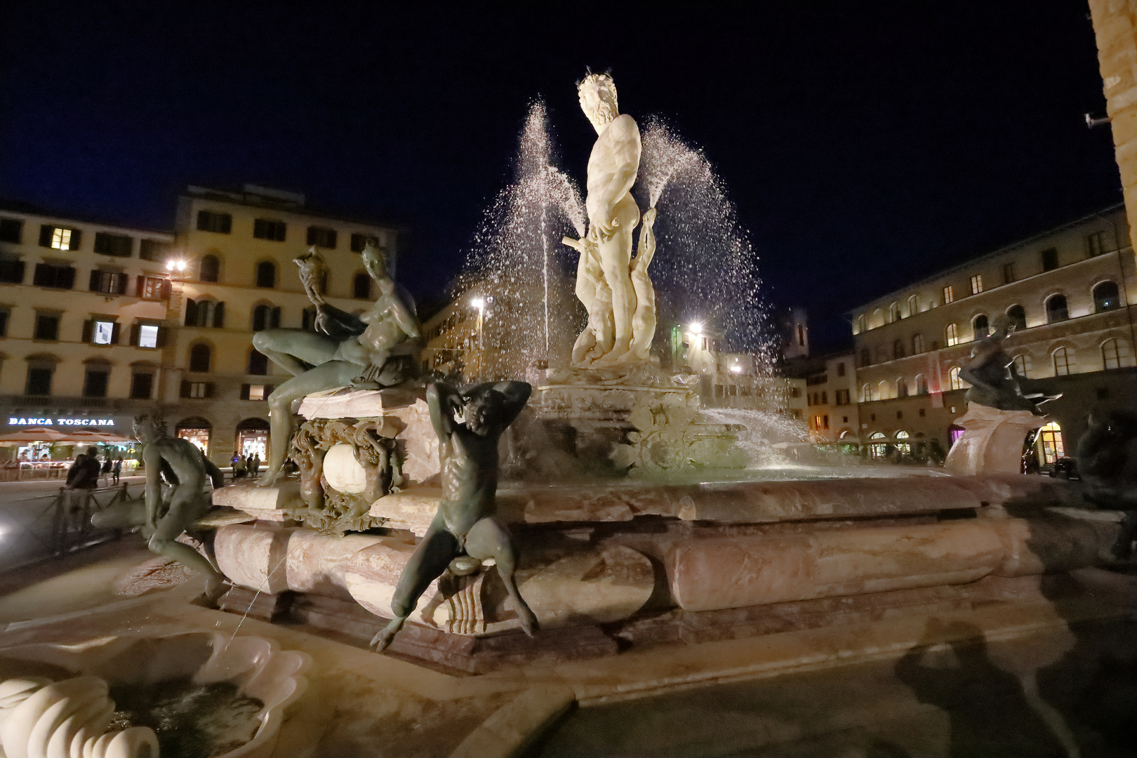 Florenz bei Nacht - Neptunbrunnen (01)