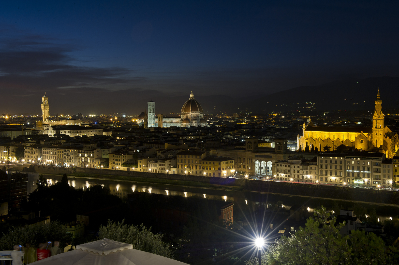 Florenz bei Nacht vom Piazzale Michelangelo aus