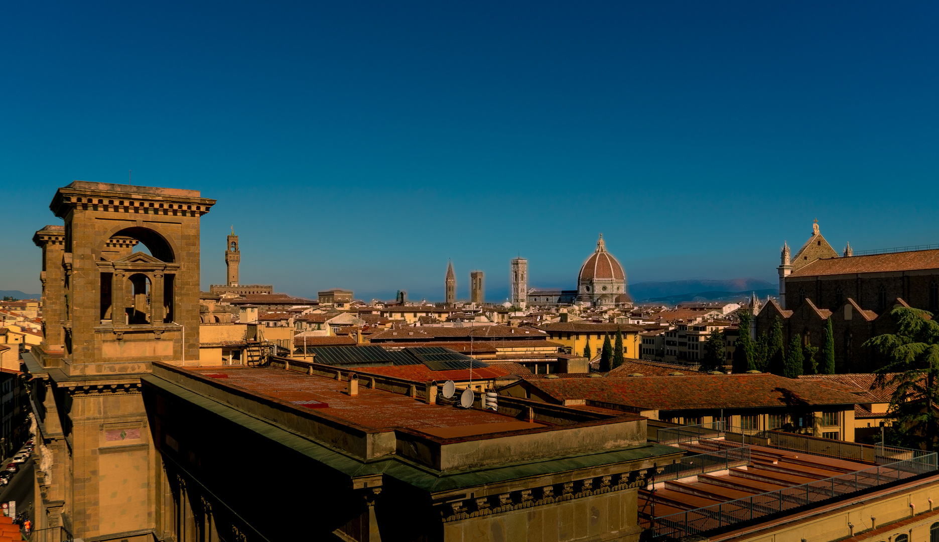  Florenz, Blick über die Dächer zum Dom am Morgen