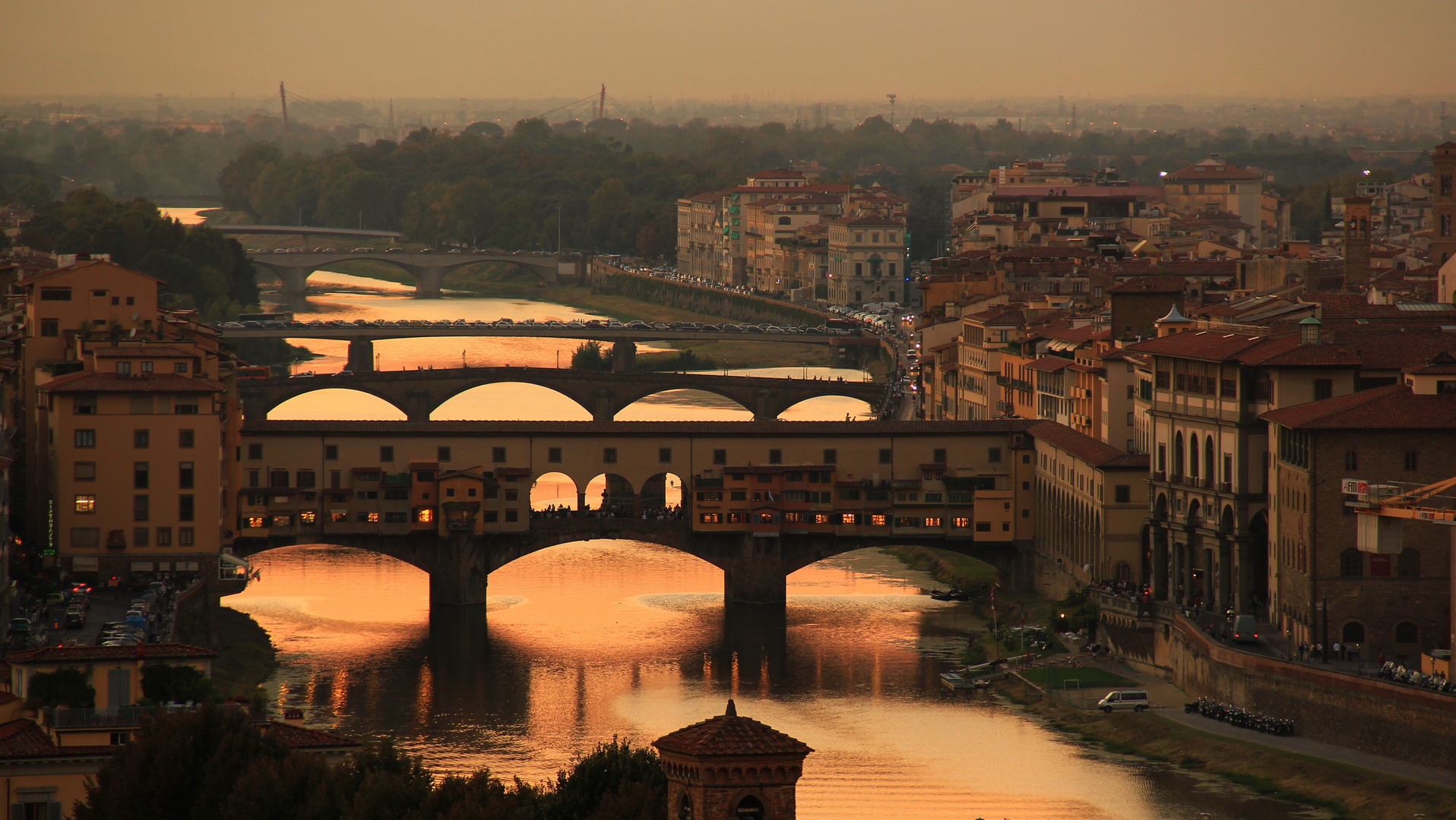 Florenz mit Ponte Vecchio am Abend