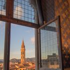 Florenz - Palazzo Vecchio Abendsonne mit Blick aus dem Fenster auf die Badia Fiorentina