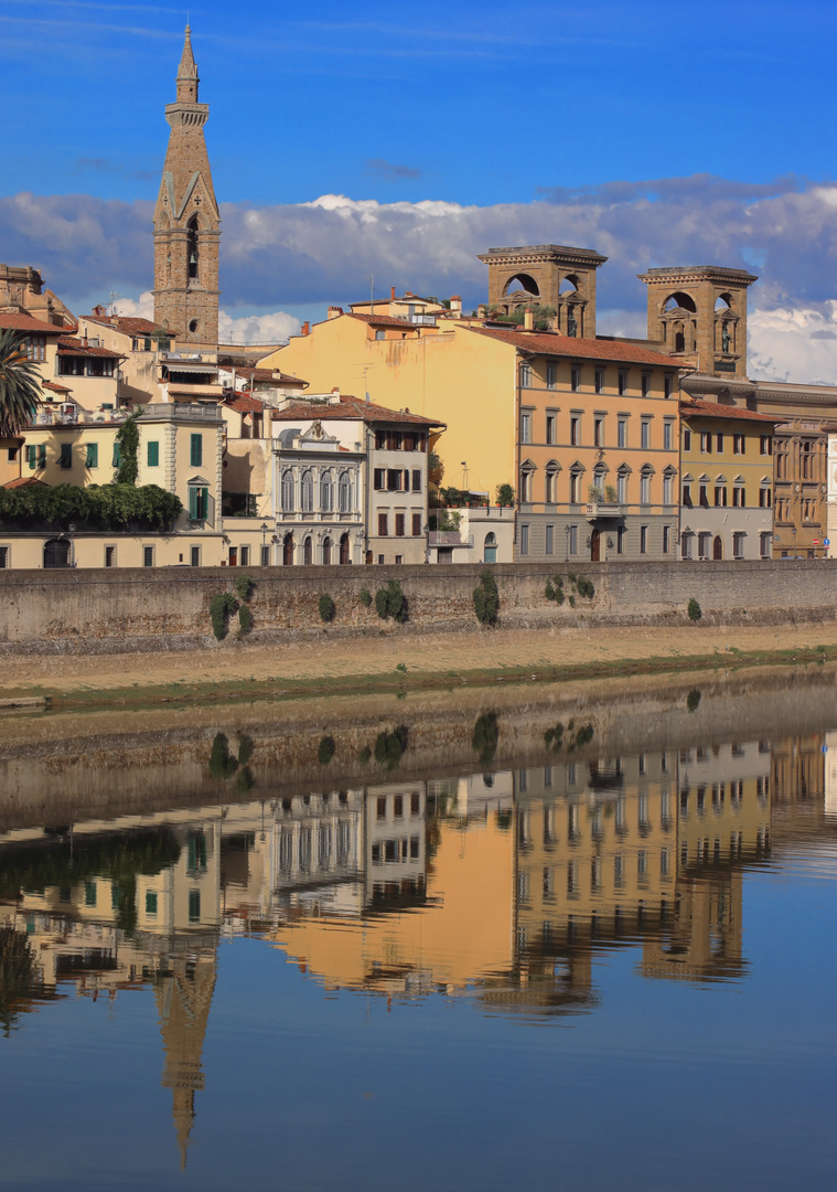 Florenz - Spiegelung Santa Croce und Bibliothek