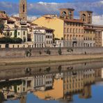 Florenz - Spiegelung Santa Croce und Bibliothek