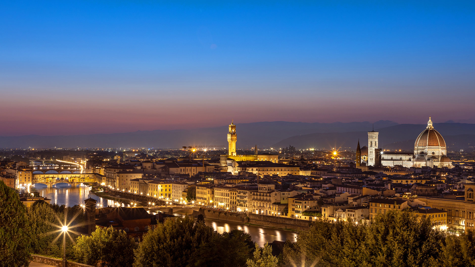 Florenz zur blauen Stunde, in der Toscana.