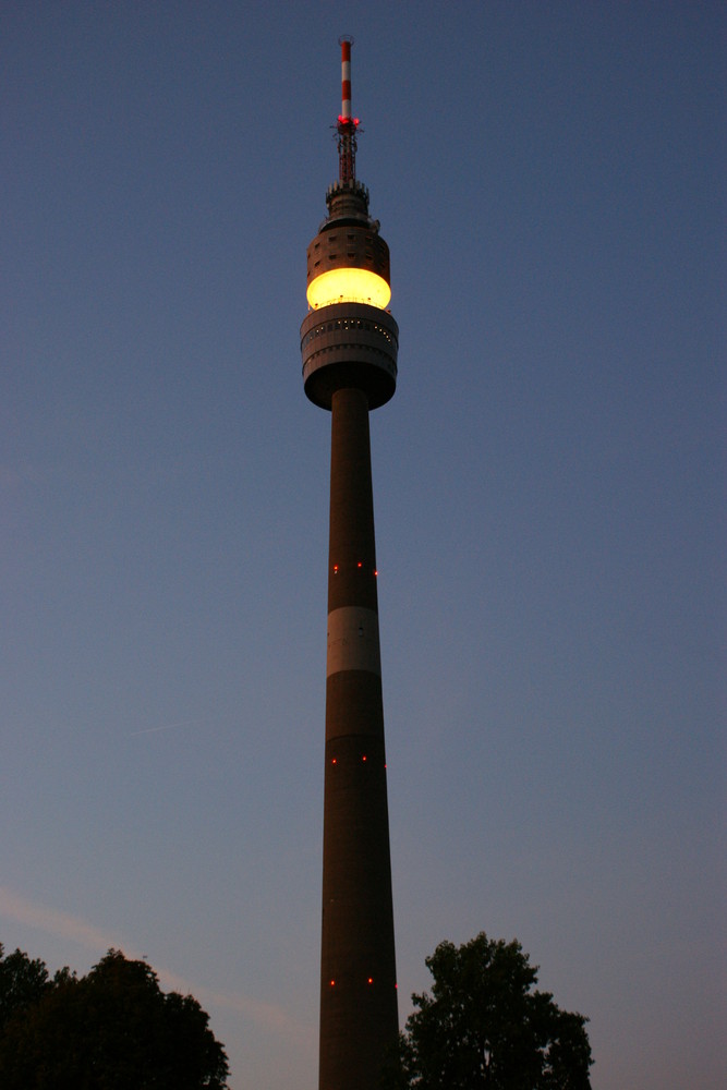 Florianturm Westfalenpark im Spätsommer