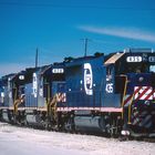 Florida East Coast FEC #435, FEC #428, FEC #409 fahren in der Yard von Jacksonville, Florida ein...