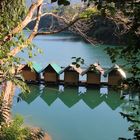 Floßhütten auf dem Chieo Lan