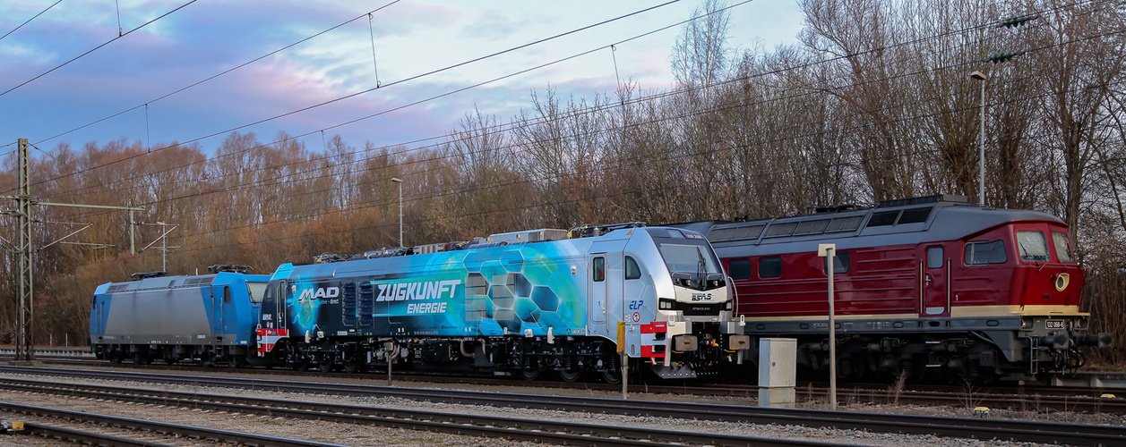 Flotter Dreier auf dem Bahnhof - 2 -