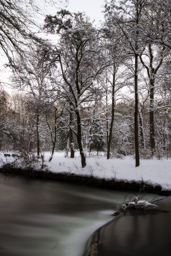 Flow in winterly tenderness