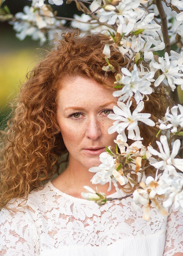 Flower Shooting Foto & Bild girl, natur, portrait Bilder auf