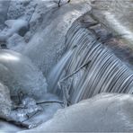 ~~~ flowing - frozen ~~~