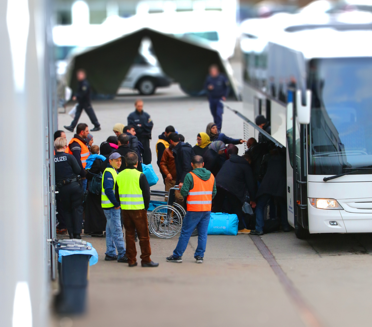 ... Flüchtlingsankunft ...