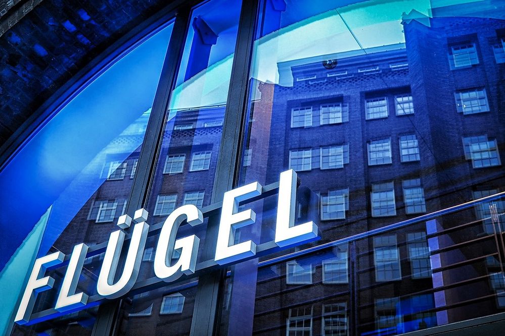 FLÜGEL