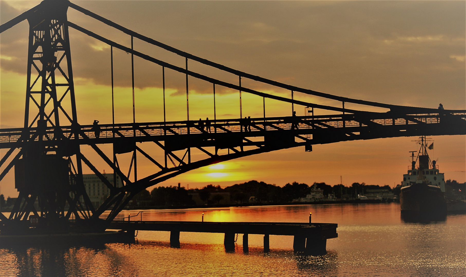  Flügel der Kaiser-Wilhelm-Brücke