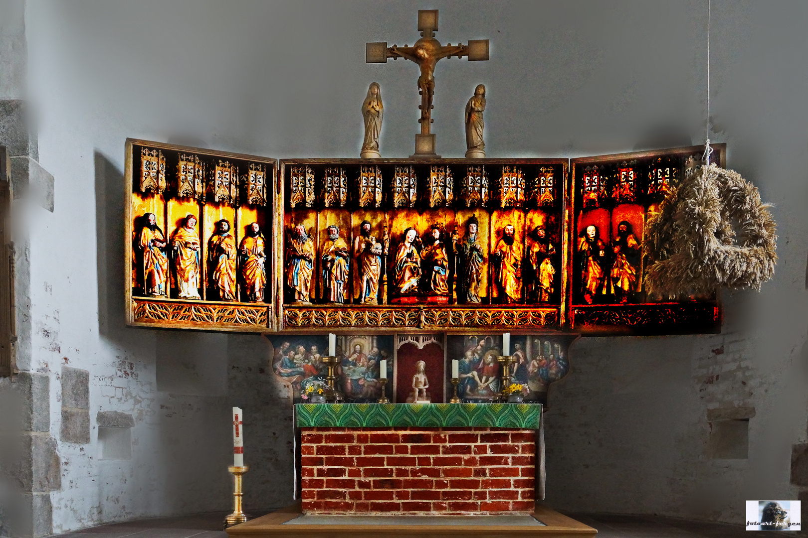 Flügelaltar im Friesendom