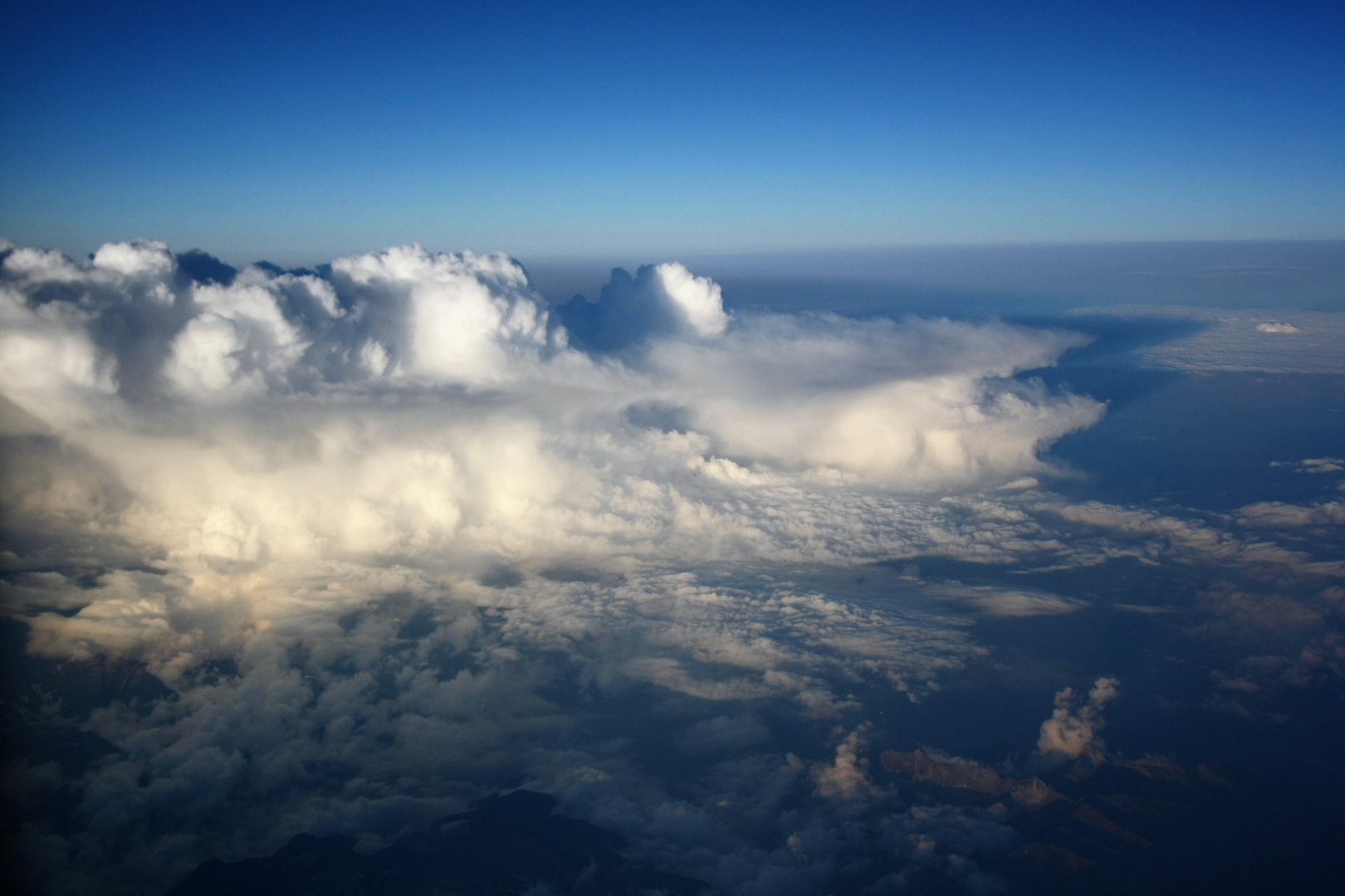 fluffy cloud mountain