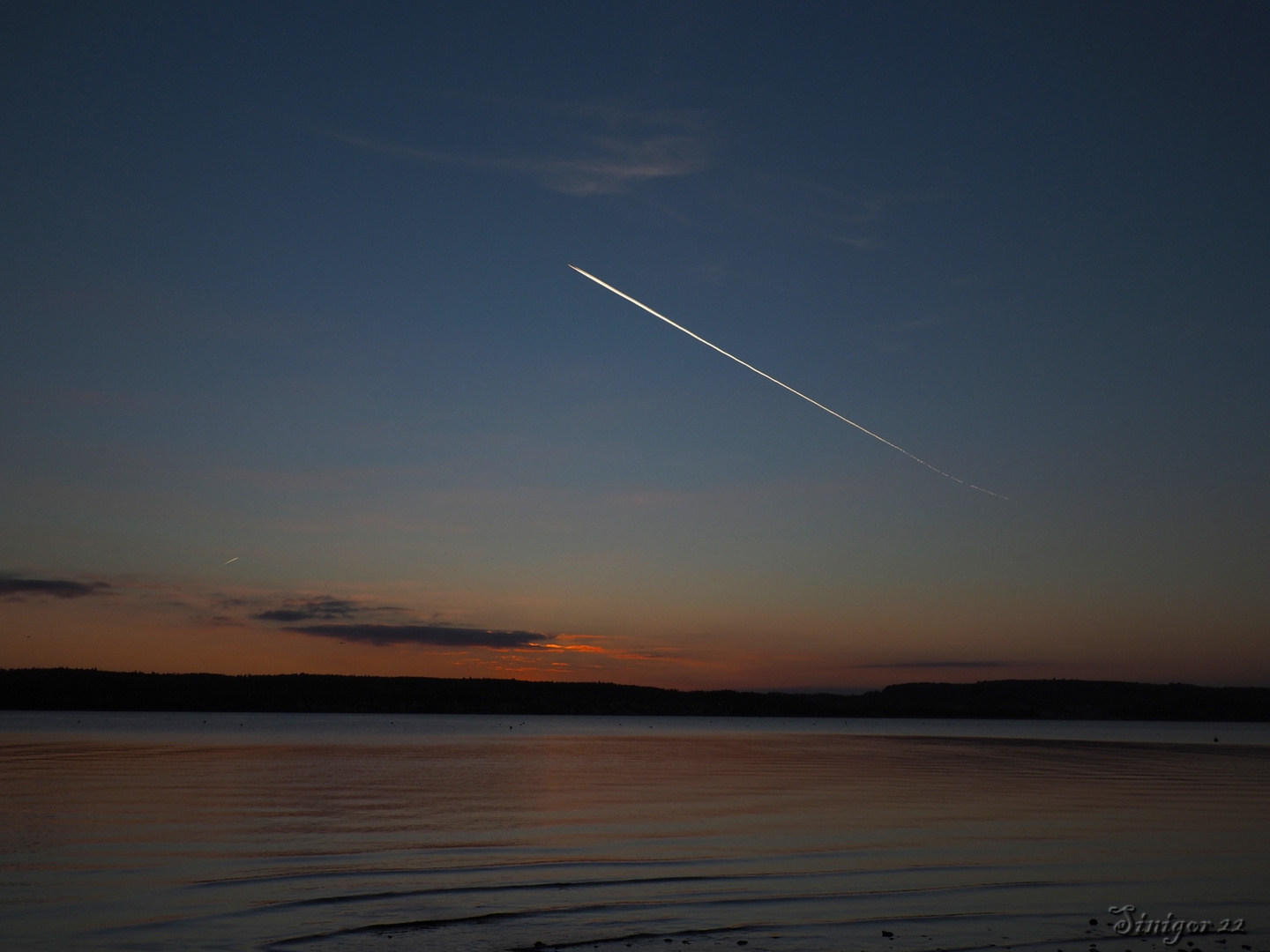 Flug im Abendblau