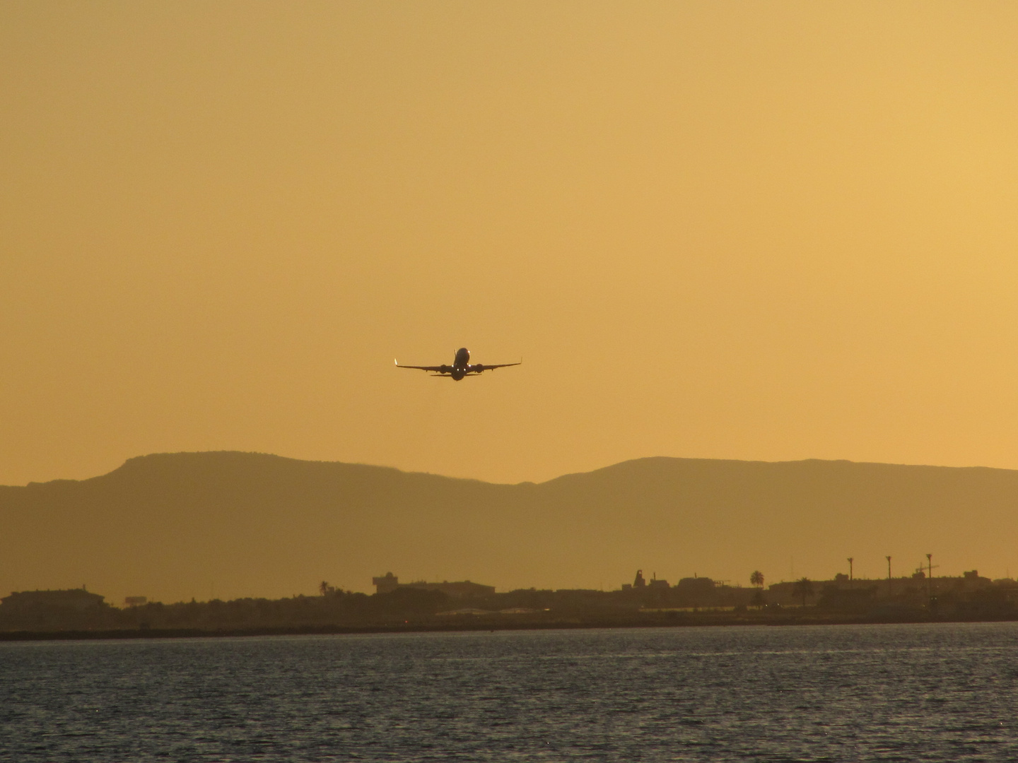 Flug in den Abend