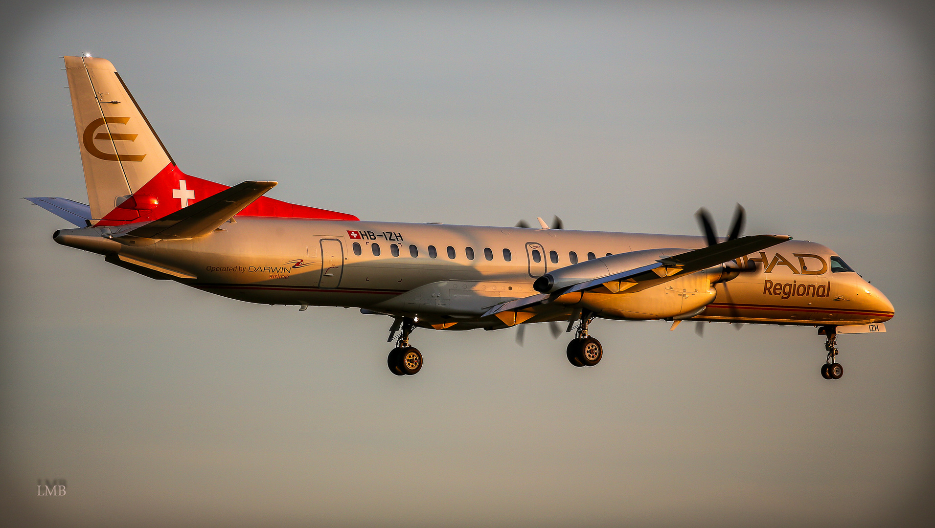 Flug in den Sonnenuntergang