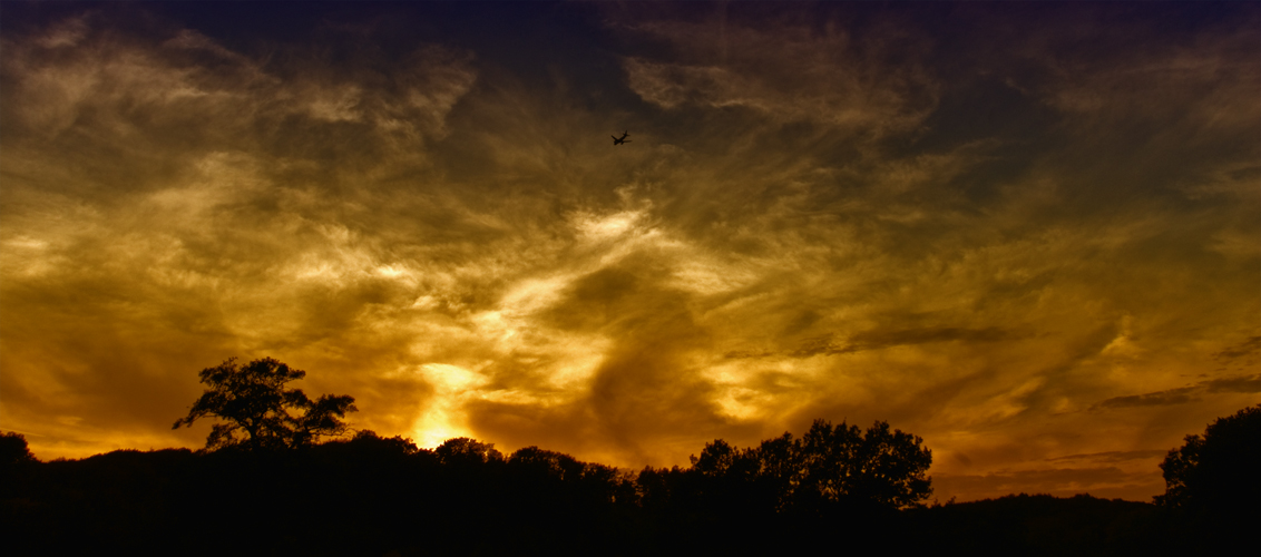 Flug in den Sonnenuntergang 