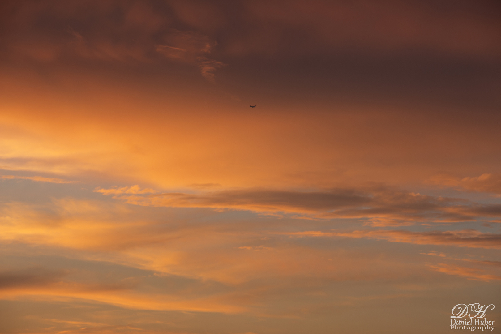 Flug in den Sonnenuntergang