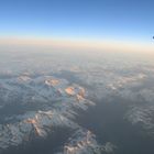 Flug in den Urlaub ... oder ... Alpen in der Morgensonne