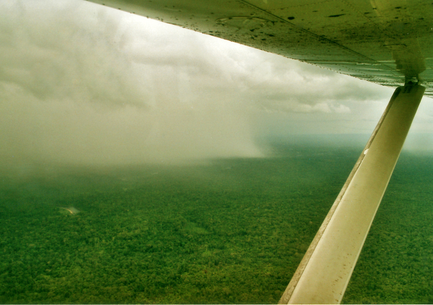 Flug ins Unwetter...