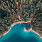 Flug über dem Eibsee-Ufer