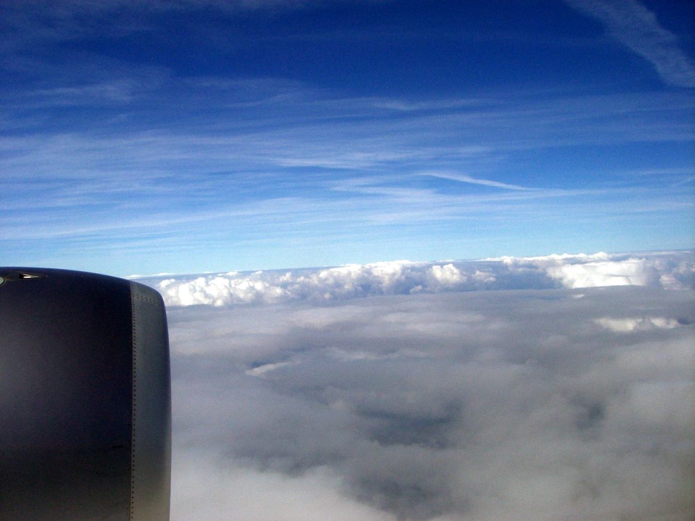 Flug über den Wolken