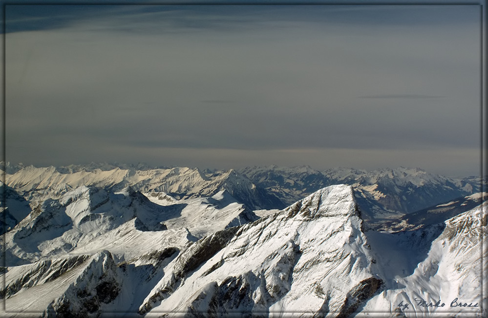 Flug über die Alpen.