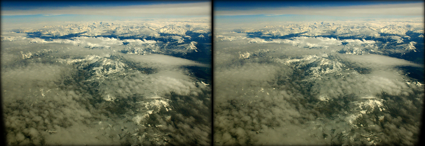 Flug über die Alpen leicht bewölkt   (3D-II-View  Cha-Cha)