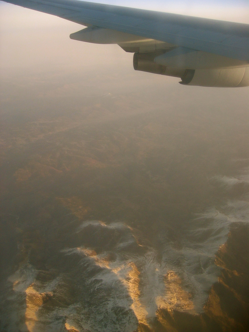 Flug über die Berge