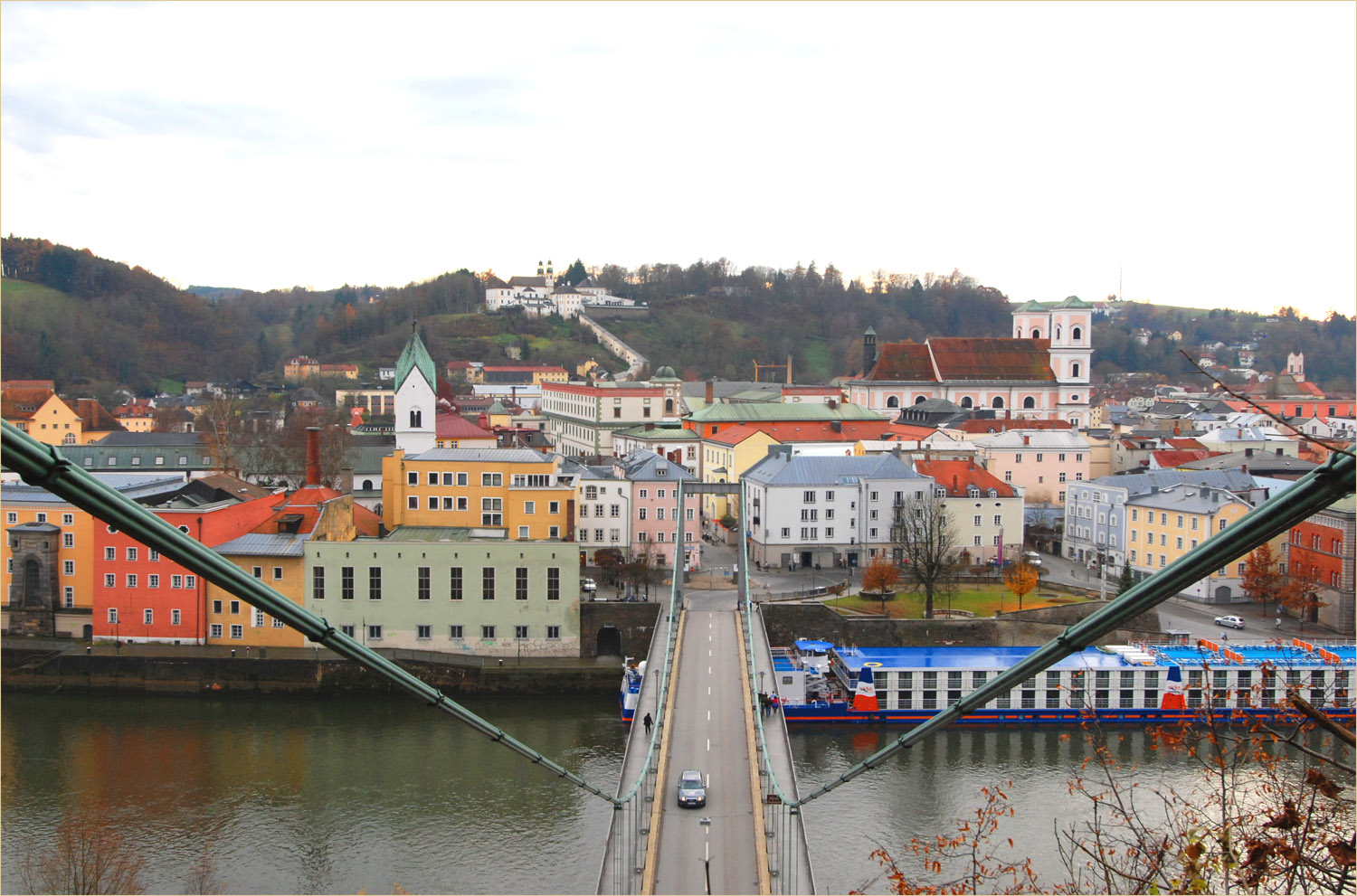 Flug über die Hängebrücke