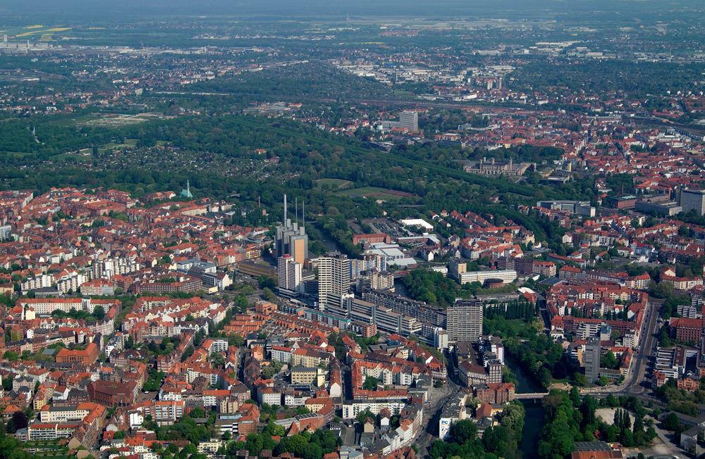 Flug über Hannover - Die Drei Warmen Brüder