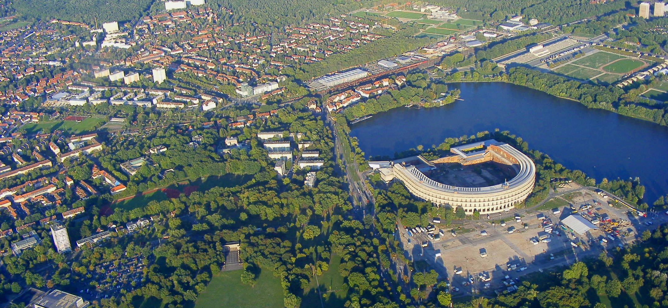 Flug über Kongreßhalle & Zeppelinfeld