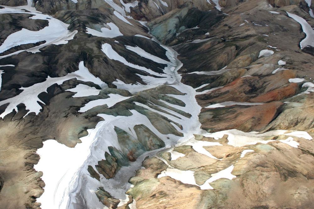 Flug über Landmannalaugar auf "Dieters Spuren"