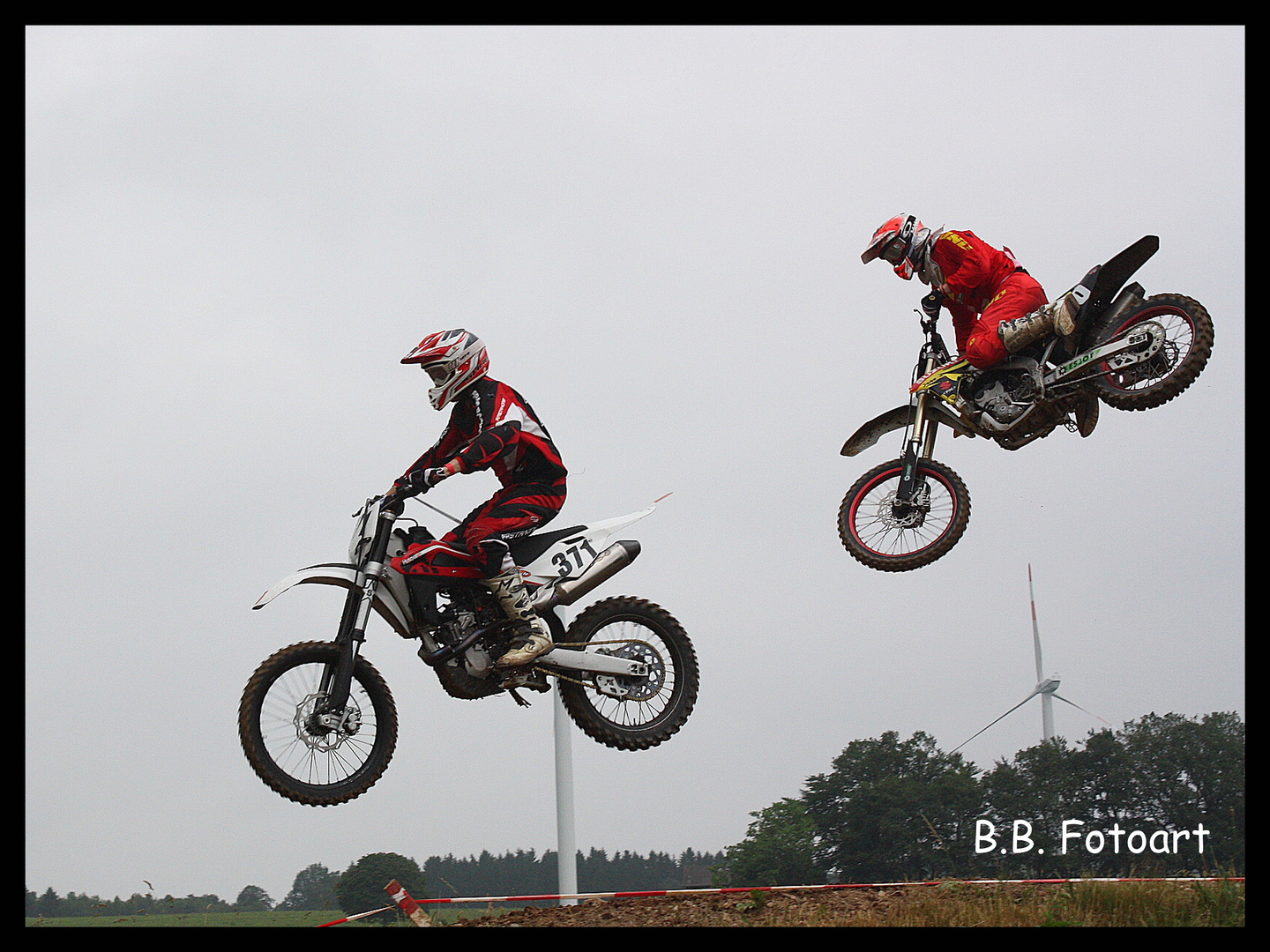 ...Flug-Verkehr .. ( Motocross)