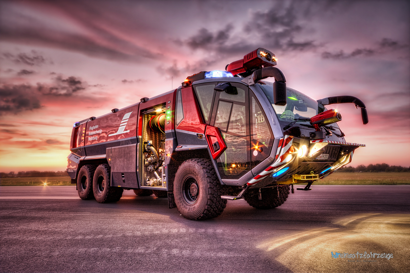 Flugfeldlöschfahrzeug Panther 6x6