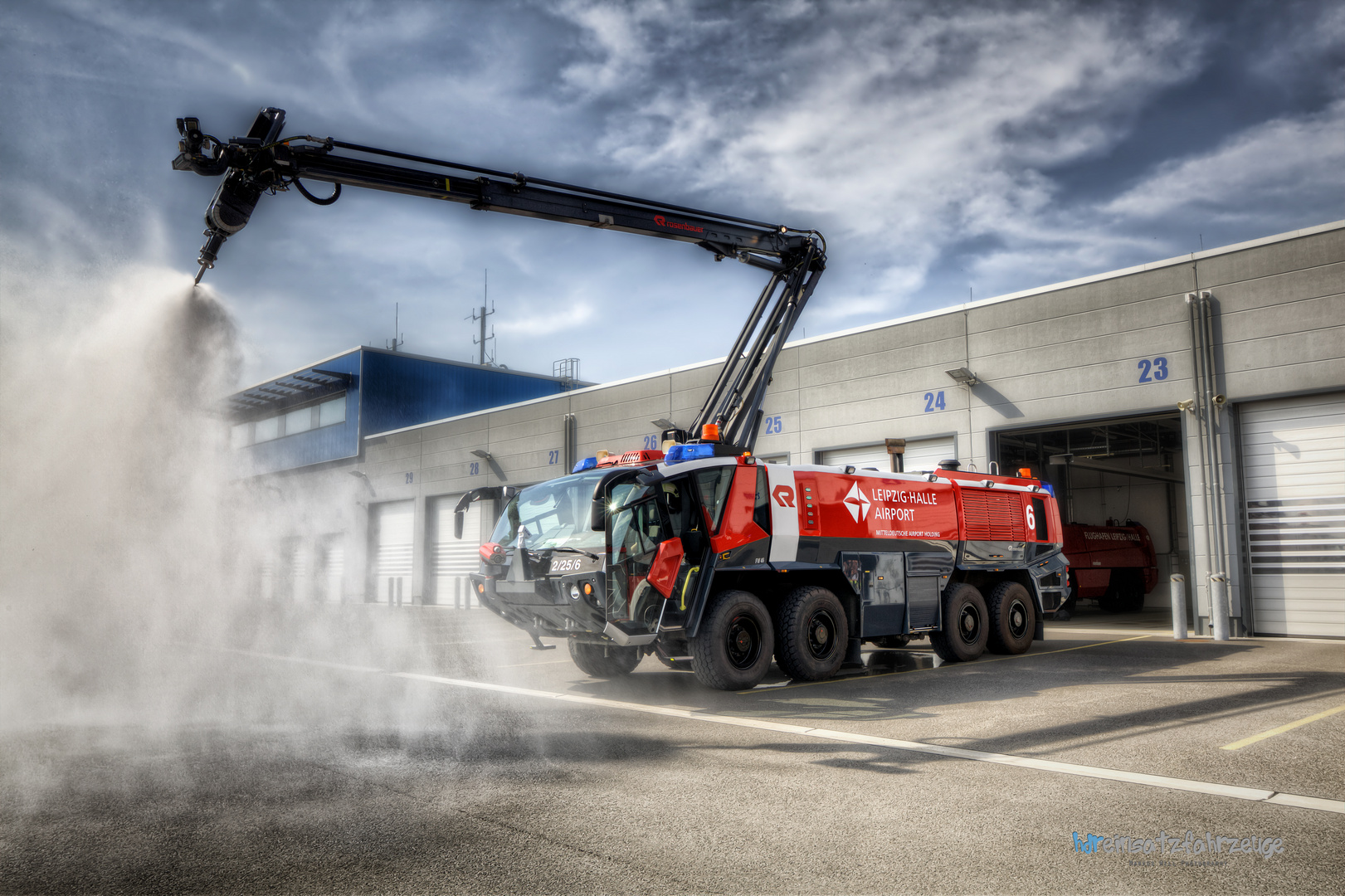 Flugfeldlöschfahrzeug Panther 6x6 mit Snoozle