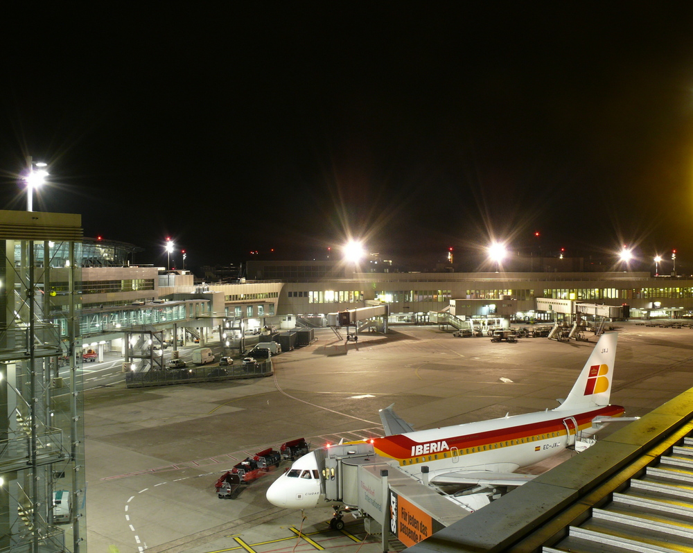 Flughafen am Abend