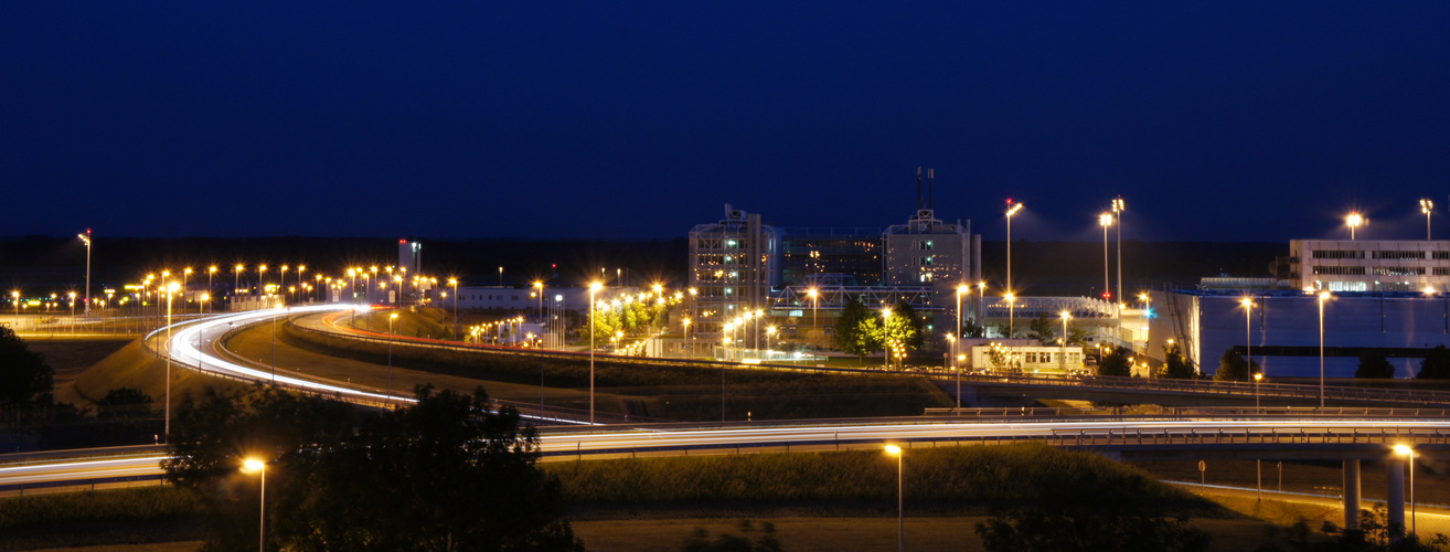 Flughafen bei nacht