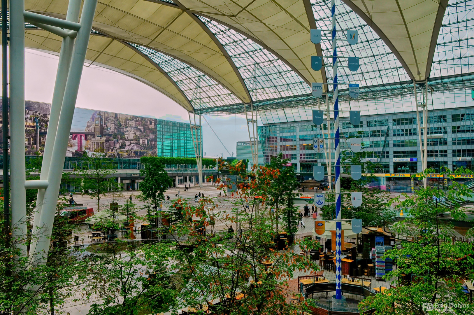 Flughafen Berlin, NEIN MÜNCHEN.......  Lach