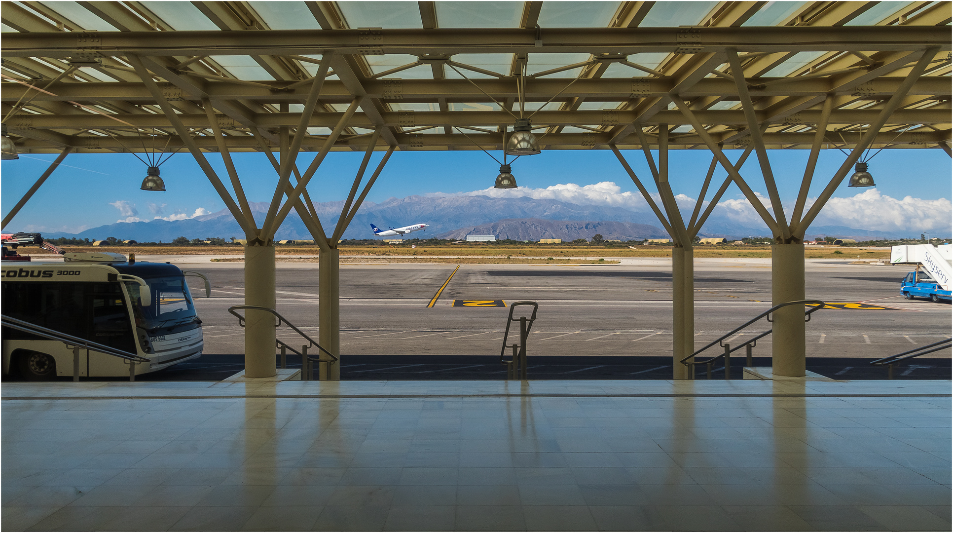 Flughafen Chania Foto & Bild architektur, europe, greece Bilder auf