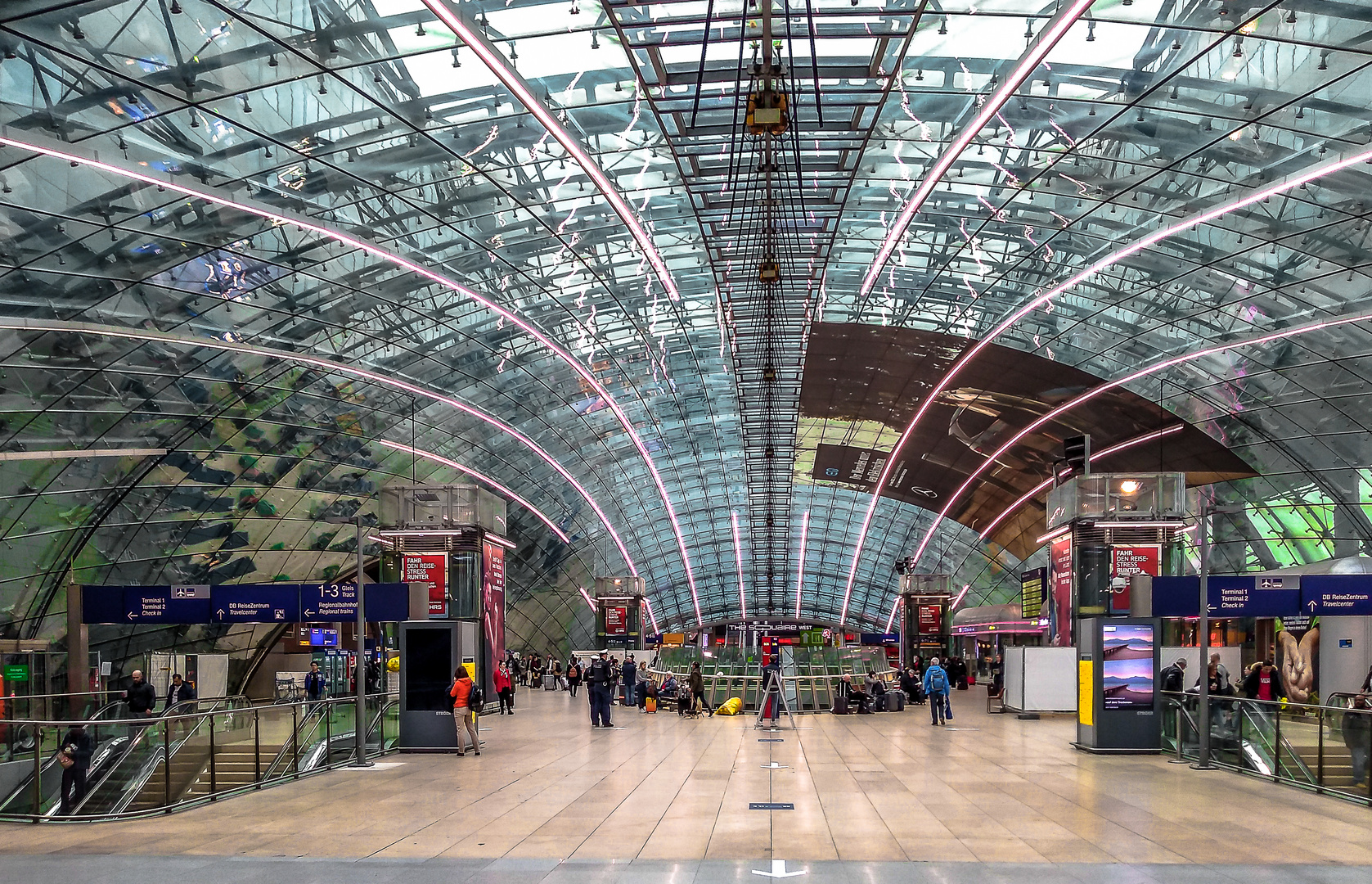 Flughafen Fernbahnhof / Frankfurt am Main