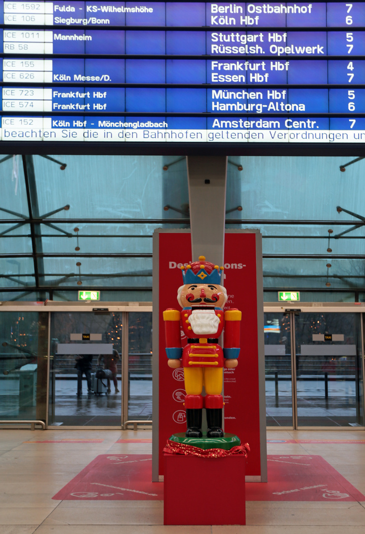 Flughafen Frankfurt - Fernbahnhof 