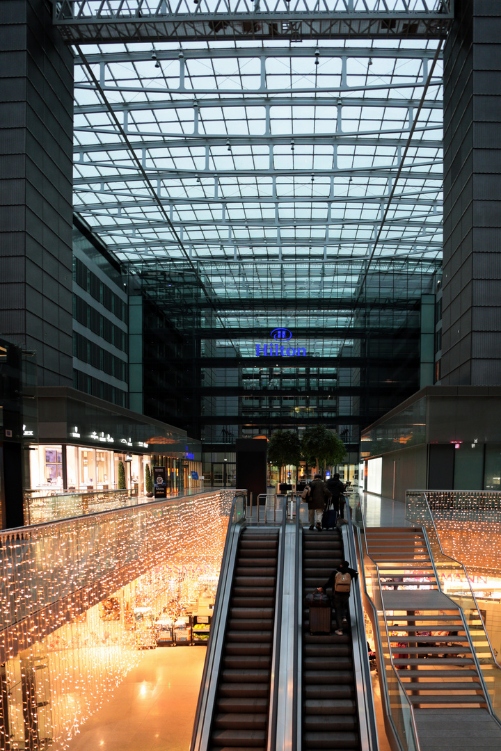 Flughafen Frankfurt - Fernbahnhof 